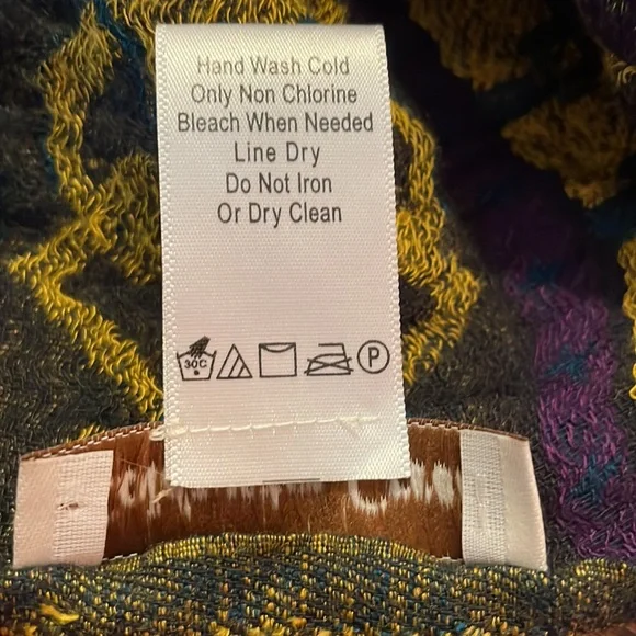 Coldwater Creek Oblong Scarf - Picture 6 of 6